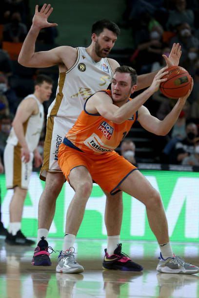 作为足球界 作为足球界