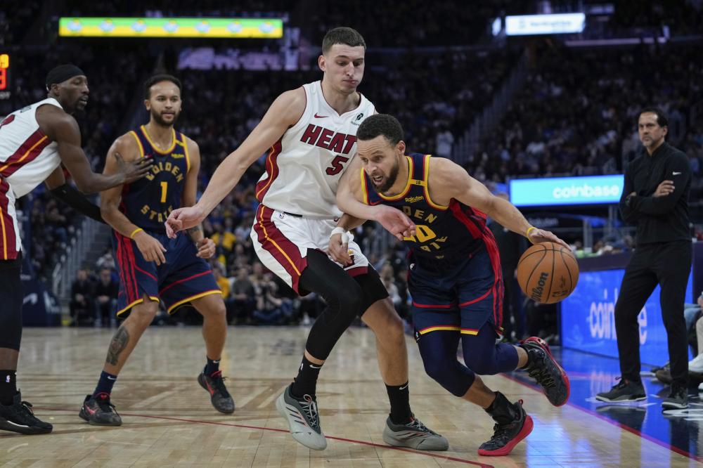 全场为之沸 全场为之沸